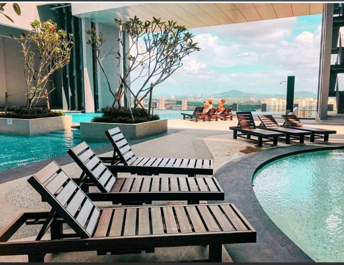 Homestay Shah Rizki At Imperio With Swimming Pool Muslim Friendly Malacca Екстериор снимка