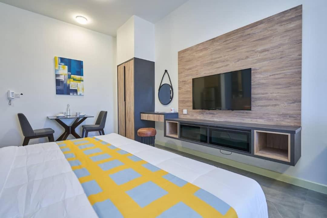 Homestay Shah Rizki At Imperio With Swimming Pool Muslim Friendly Malacca Екстериор снимка
